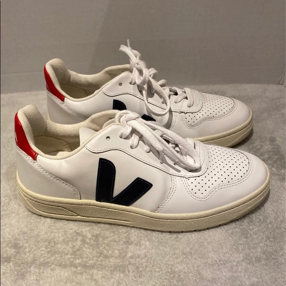 Veja V-10 Leather Sneaker White 7US - Picture 2 of 8